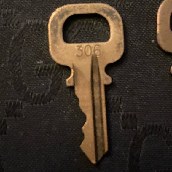 Authentic Louis Vuitton padlock keys ! Set of 3 306, 328 & 339 unlock your LV - Picture 2 of 3